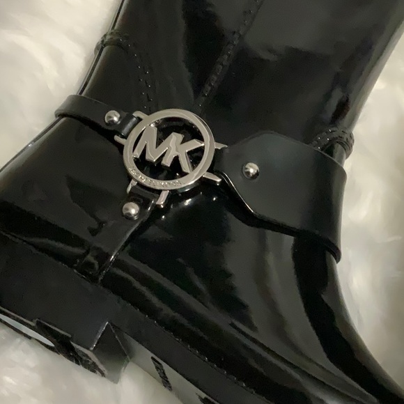 🆕👢MICHAEL KORS ankle 🌧 boot black👢☔️🖤Size 6W - Picture 10 of 13